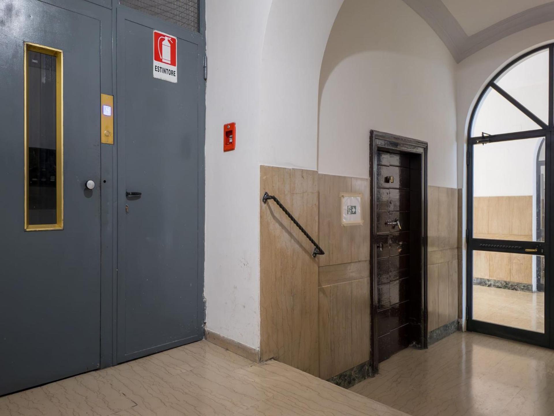 The Rent - Modern Two-bedroom In Esquilino Area * Rome